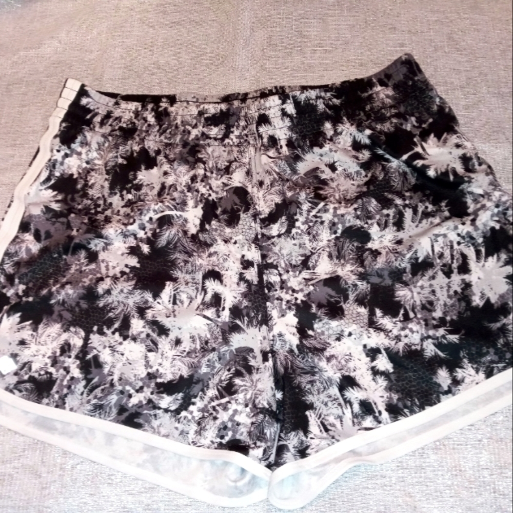 Active shorts by Zelos, size XL